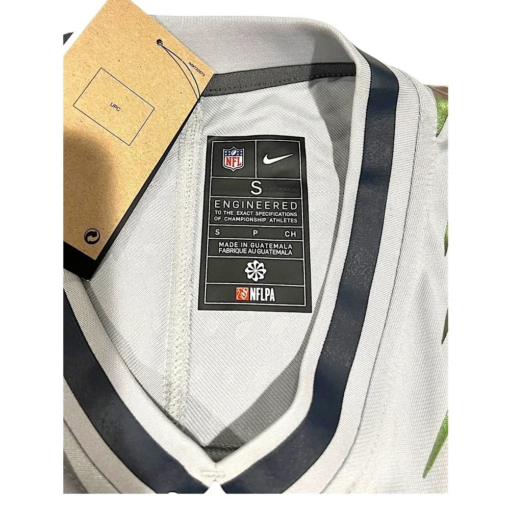 Nike new tags